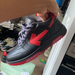 Off-White Men Out Of Office